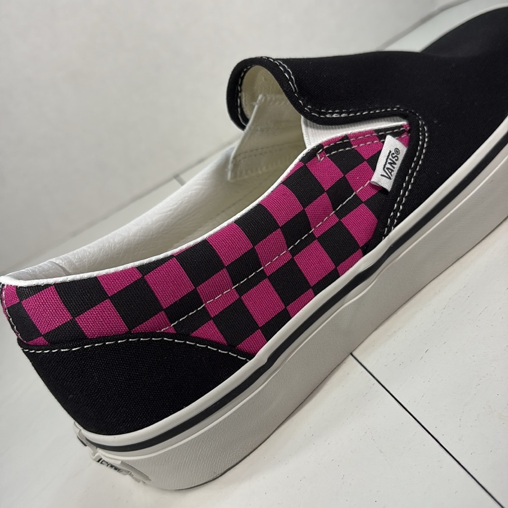 NWT Vans Classic Checkerboard Slip-Ons in Raspberry and Black Men’s 10 - Picture 7 of 10